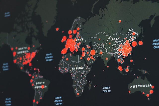 Cluster maps displaying COVID-19 data in different countries