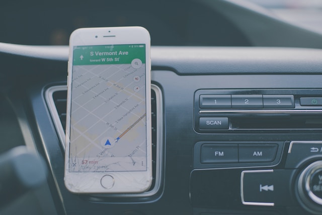 A hand-free navigation app used by a smartphone in a car.