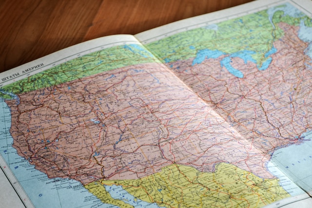 An atlas showing the geography of the United States. 